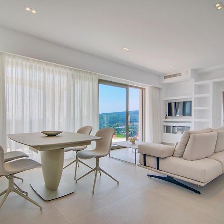 Livinghome Suites Parga Esterno foto
