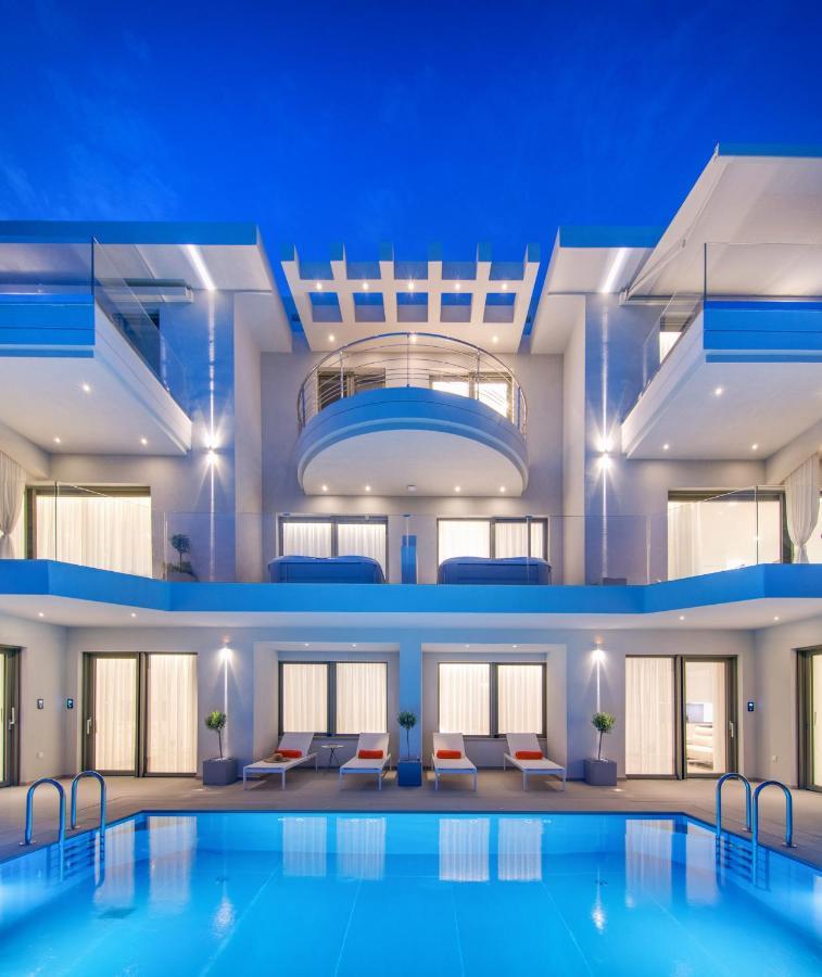 Livinghome Suites Parga Esterno foto
