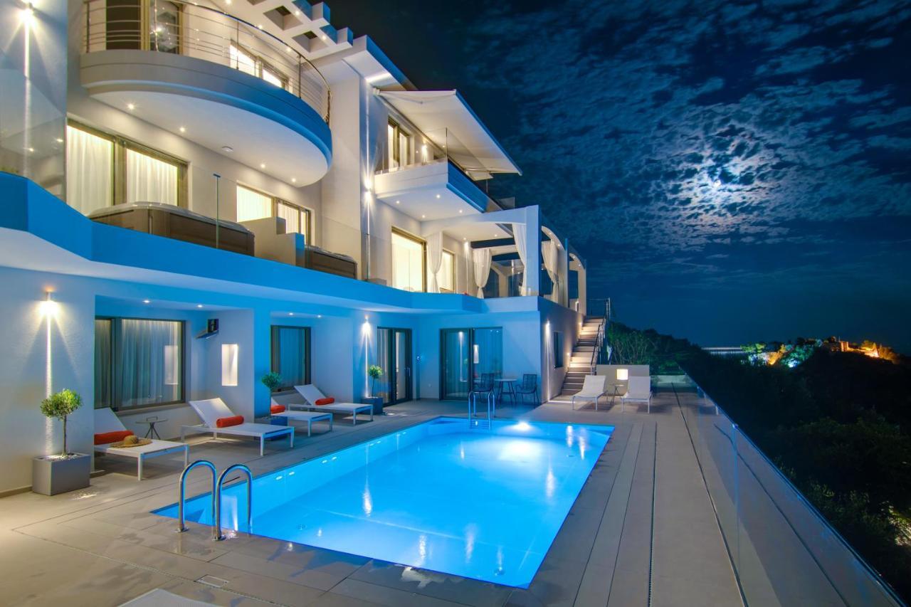 Livinghome Suites Parga Esterno foto