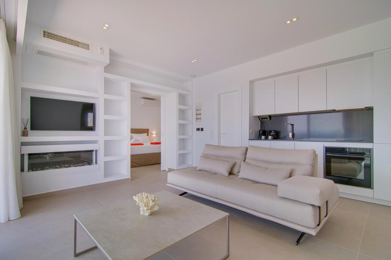 Livinghome Suites Parga Esterno foto