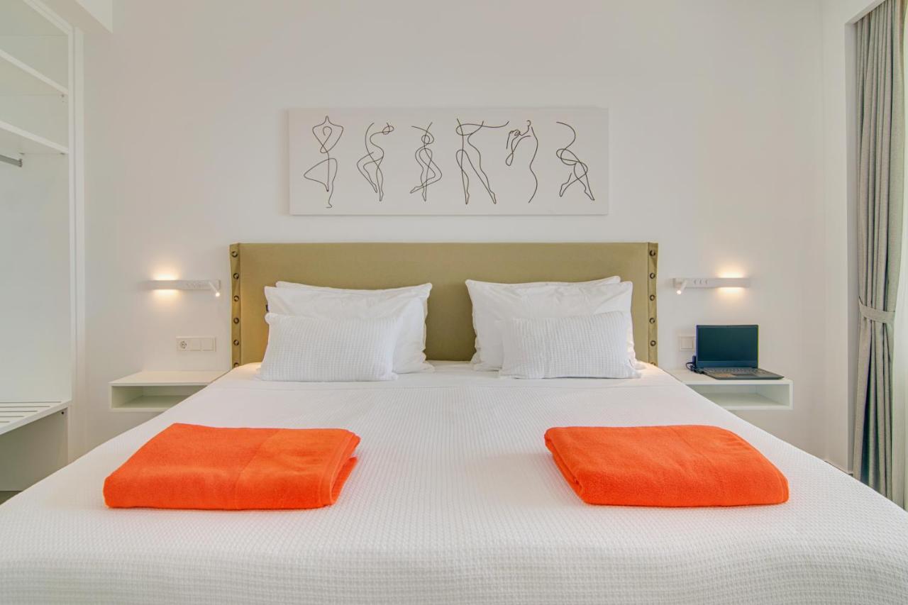Livinghome Suites Parga Esterno foto