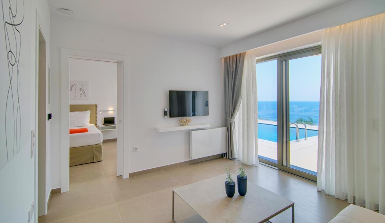 Livinghome Suites Parga Esterno foto