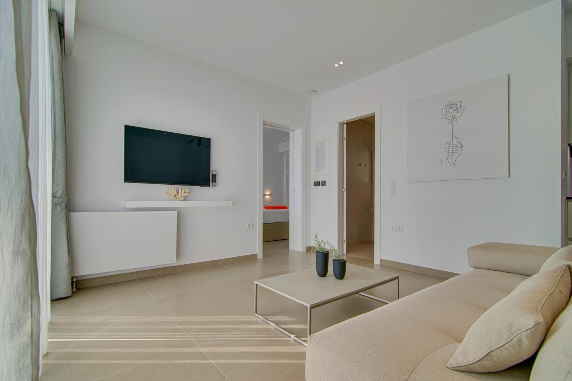 Livinghome Suites Parga Esterno foto