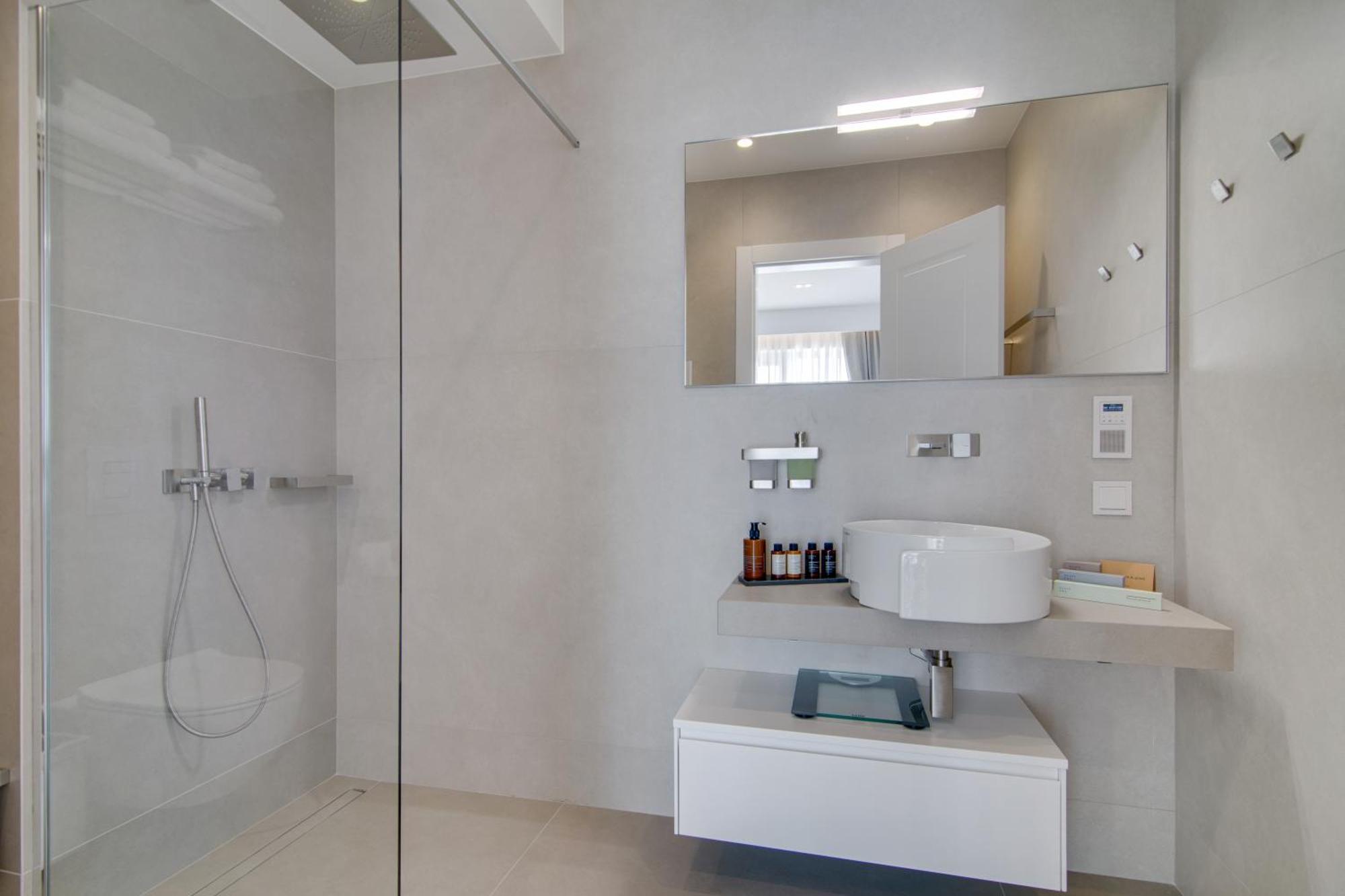 Livinghome Suites Parga Esterno foto
