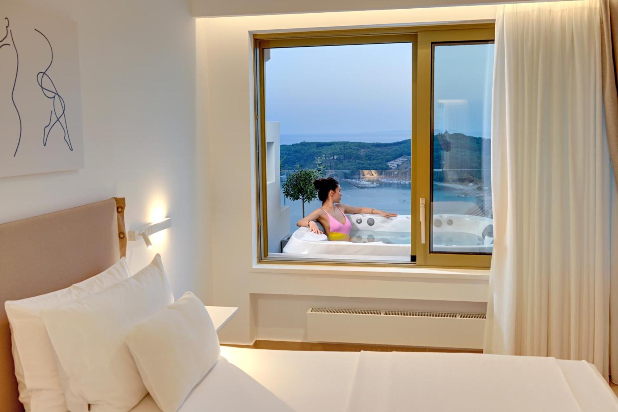 Livinghome Suites Parga Esterno foto