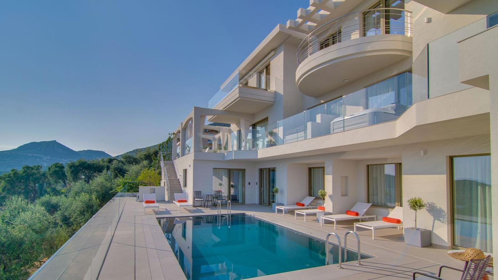 Livinghome Suites Parga Esterno foto